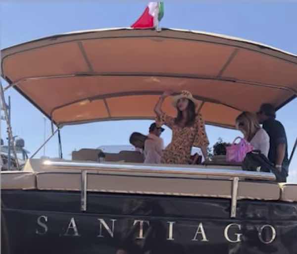 Belen e Stefano De Martino quanto costa la barca extra lusso che si sono comprati?