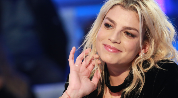 Emma Marrone parla del tumore:"Adesso sono libera e festeggio"