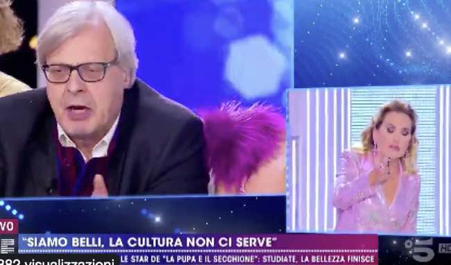 Lite Sgarbi e D'Urso lui attacca la conduttrice:"Ti denuncio".