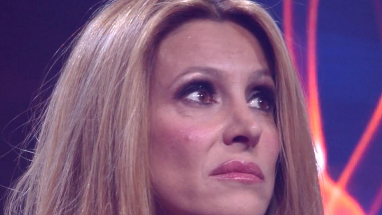 Adriana Volpe il lacrime esce dalla casa del Grande Fratello cosa è successo