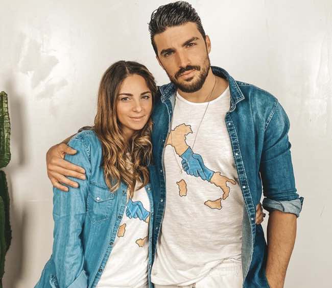 Io resto a casa, la tshirt di Mariano Di Vaio WeCare