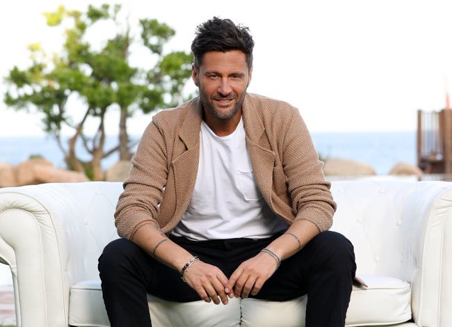 Temptation Island torna su Canale 5 le 6 coppie e i tentatori