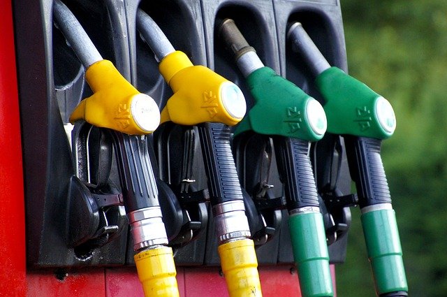 Quanto costa la benzina oggi prezzo benzina verde e diesel