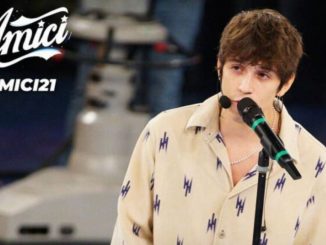 Malore per Alex ad Amici serale cosa è successo al cantante