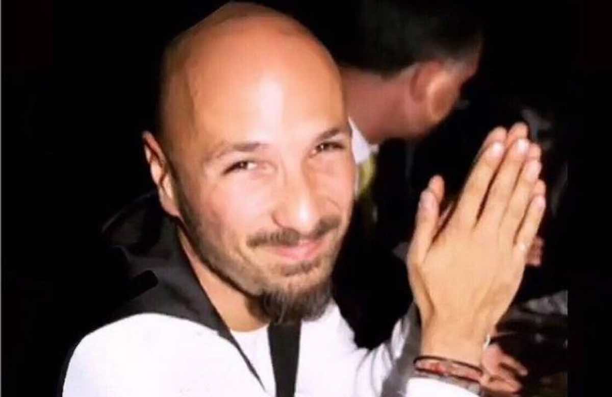 Alex Baroni causa morte chi era il cantante deceduto 20 anni fa