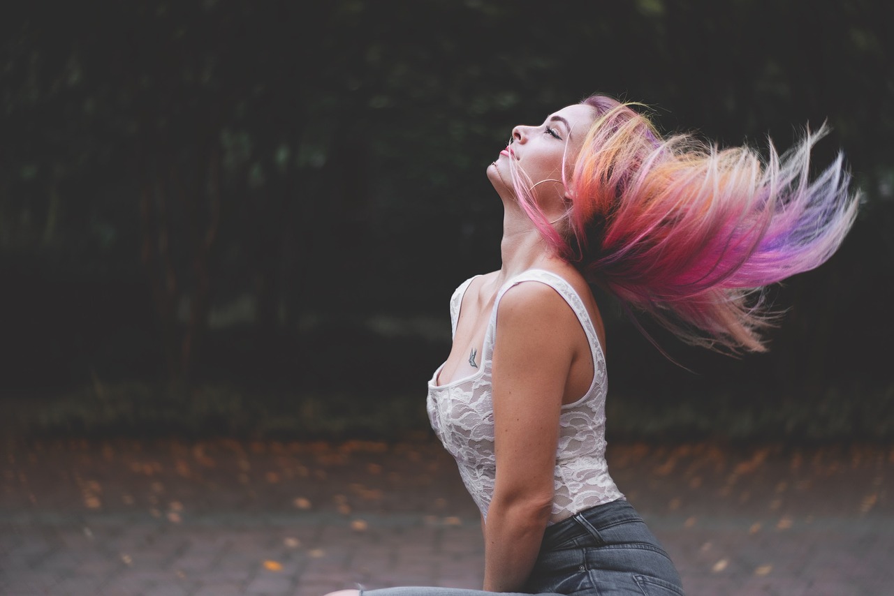 Come decolorare i capelli a casa: fai da te senza parrucchiere