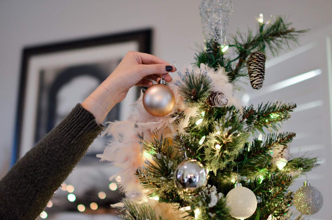 Come fare albero di Natale 2023: idee illuminanti e mai viste prima