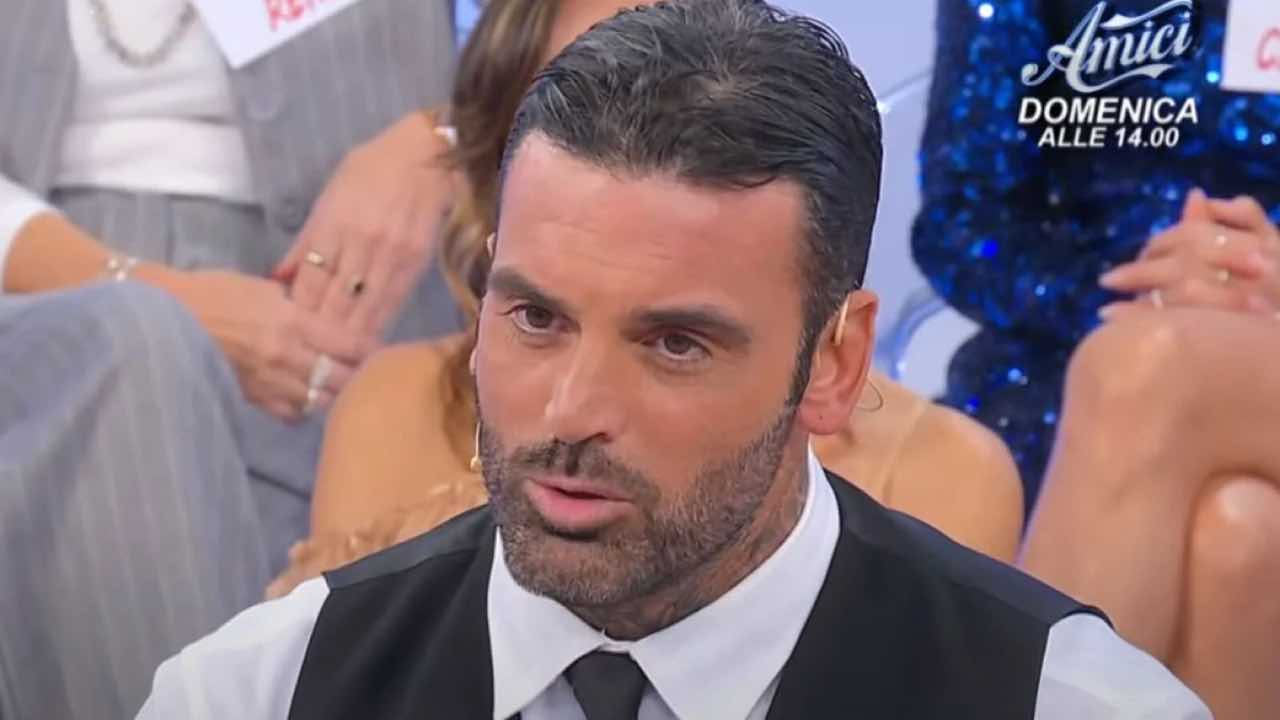 Quanto è alto Mario Cusitore di Uomini e donne: peso e età del corteggiatore
