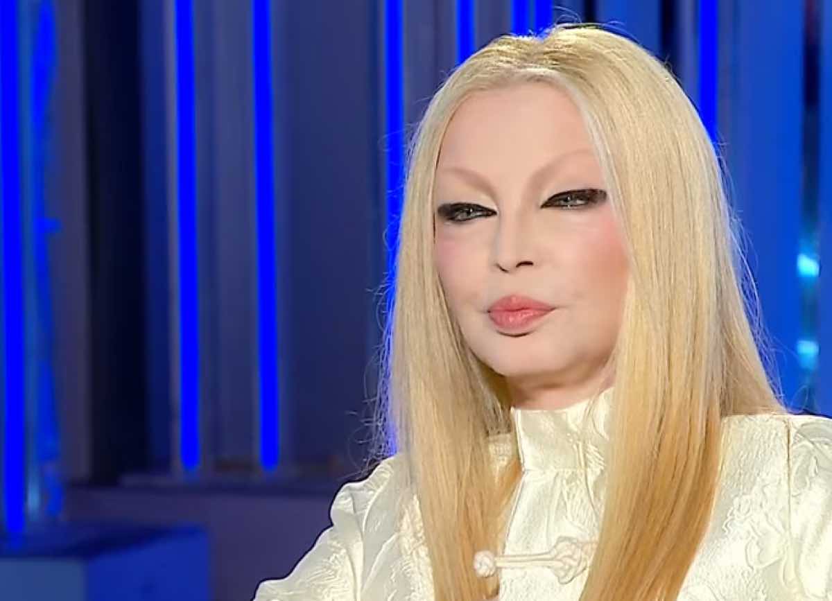 Prima di diventare la “ragazza del Piper, di faceva chiamare Guy Magenta. Poi arrivò il suo nome d'arte perfetto: Pravo è un omaggio a Dante e alla Divina Commedia, al prologo dell'Inferno dove il Caronte recita: ”guai a voi anime prave”, ovvero “anime malvagie”