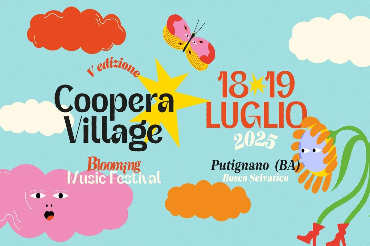 Grafica colorata di Coopera Village Blooming Music Festival con farfalla stilizzata, nuvole decorative e testo “18-19 Luglio 2025” su sfondo celeste, evento a Putignano (BA), Bosco Selvatico.