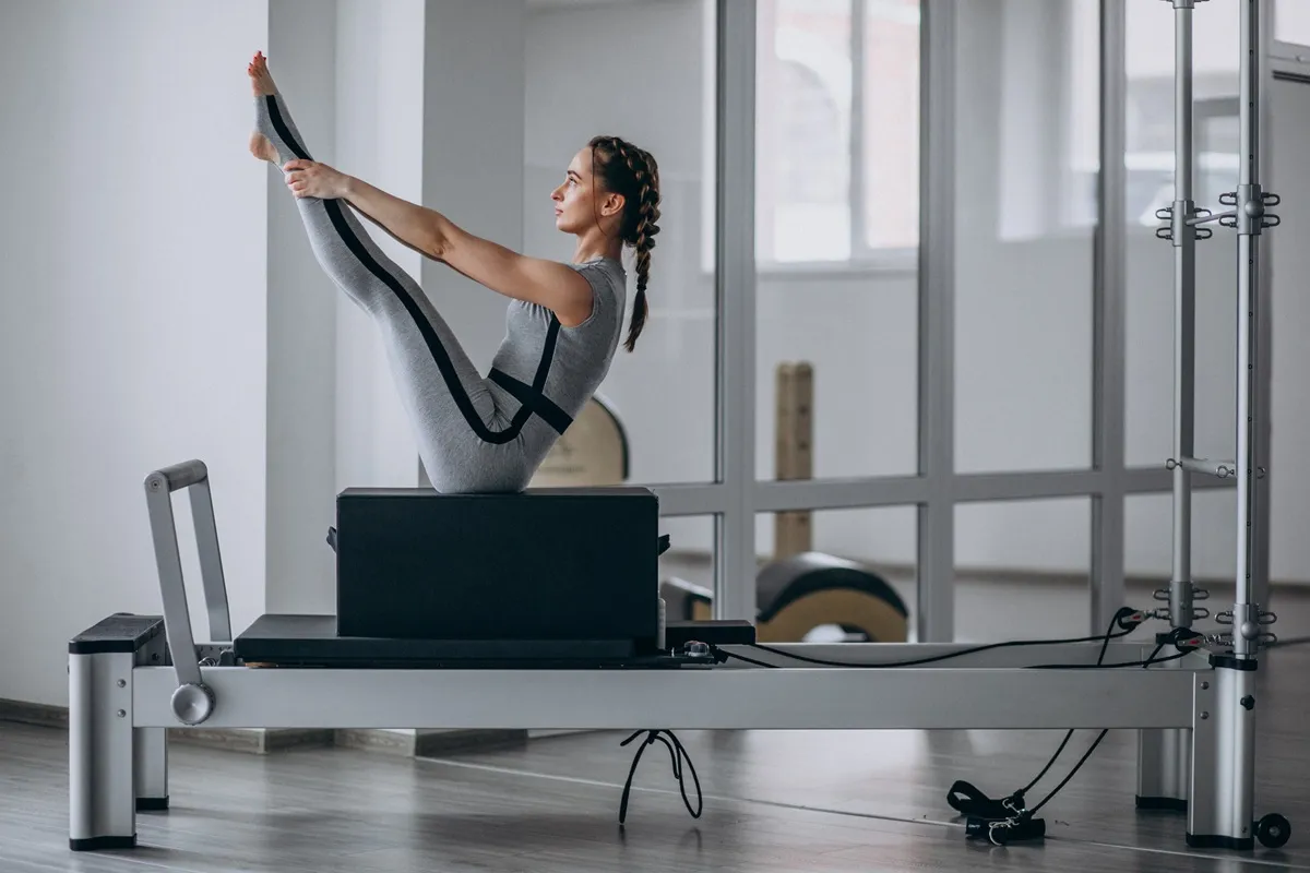 Esercizi di Pilates Reformer: equilibrio, forza e flessibilità in un unico allenamento