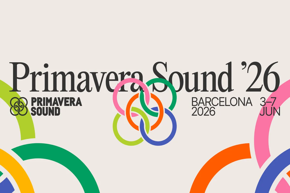 Logo ufficiale del Primavera Sound 2026 a Barcellona con scritta “Primavera Sound ’26 Barcelona 3-7 giugno” e cerchi colorati intrecciati.