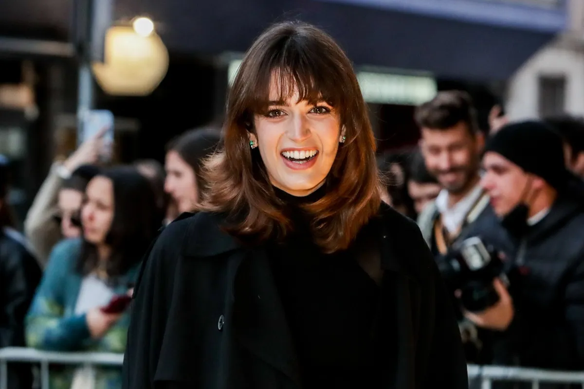 Attrice italiana sorridente in evento cinematografico