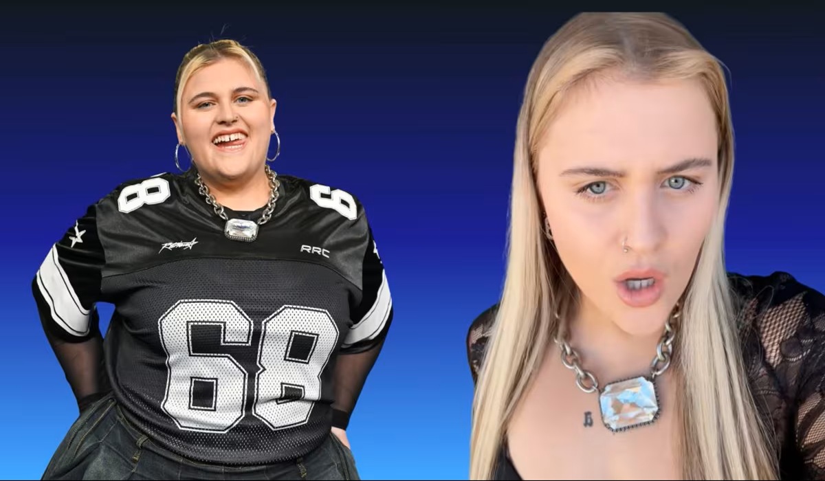 Donna bionda con collana a catena e ciondolo, mostrata in due pose diverse su sfondo blu, con abbigliamento urbano e stile deciso