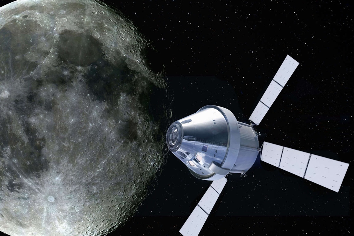 Navicella spaziale in orbita vicino alla Luna con sfondo di stelle nello spazio